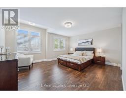 174 CURZON CRESCENT - 17