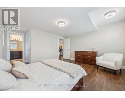 174 CURZON CRESCENT - 19