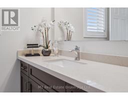 174 CURZON CRESCENT - 20
