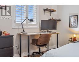 174 CURZON CRESCENT - 25