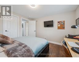 174 CURZON CRESCENT - 26