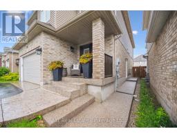 174 CURZON CRESCENT - 30