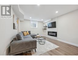 174 CURZON CRESCENT - 40