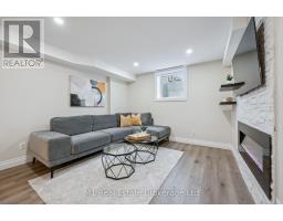 174 CURZON CRESCENT - 41