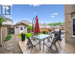 174 CURZON CRESCENT - 47
