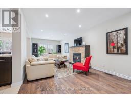174 CURZON CRESCENT - 6