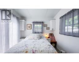50 PORTSIDE DRIVE - 77719 BLUEWATER HIGHWAY - 34