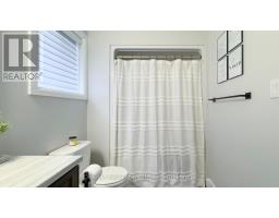 82 SYLVIA STREET - 33
