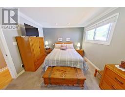 17 LOUISA STREET - 26
