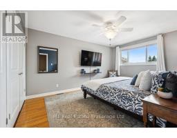 34 STRATHCONA CRESCENT - 25
