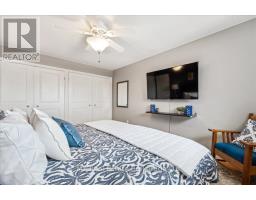 34 STRATHCONA CRESCENT - 28