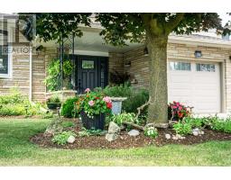 34 STRATHCONA CRESCENT - 3