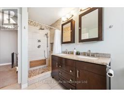 34 STRATHCONA CRESCENT - 31