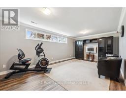 34 STRATHCONA CRESCENT - 35