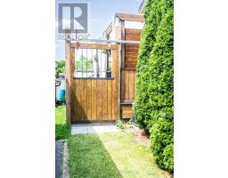 34 STRATHCONA CRESCENT - 37