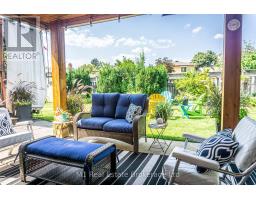 34 STRATHCONA CRESCENT - 40