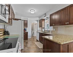 47 WINDEMERE CRESCENT - 12