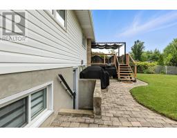 47 WINDEMERE CRESCENT - 41