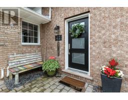 47 WINDEMERE CRESCENT - 6
