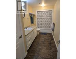 A - 12 CLAYTON STREET - 38