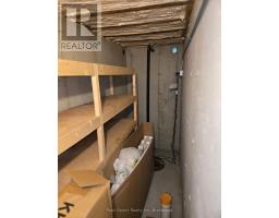 A - 12 CLAYTON STREET - 42