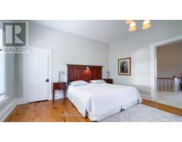 32 BAYFIELD TERRACE - 33