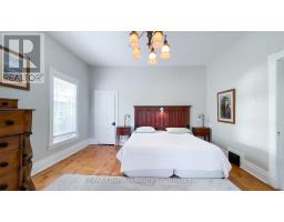 32 BAYFIELD TERRACE - 34