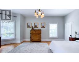 32 BAYFIELD TERRACE - 35