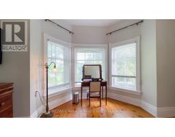 32 BAYFIELD TERRACE - 36