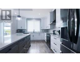 648 GLORIA STREET - 12