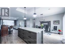 648 GLORIA STREET - 16