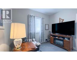 648 GLORIA STREET - 24