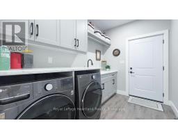 648 GLORIA STREET - 25