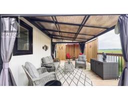 648 GLORIA STREET - 34