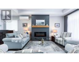 648 GLORIA STREET - 4