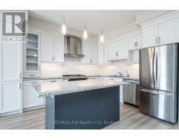 40 - 350 O LOANE AVENUE - 28