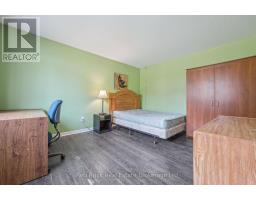 16 - 121 UNIVERSITY AVENUE E - 15