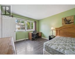 16 - 121 UNIVERSITY AVENUE E - 16