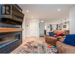 22 MILLSON CRESCENT - 16
