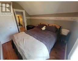 30 KING STREET N - 32