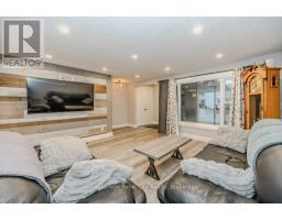 478 PINETREE CRESCENT - 4