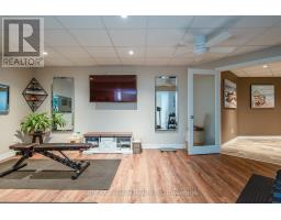 24 CARRIAGE LANE - 45