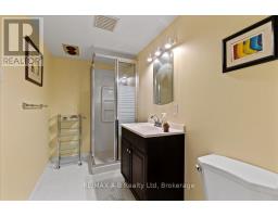 206 MAPLE AVENUE - 32