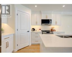 18 LINDA DRIVE - 12