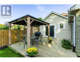 52 ONTARIO STREET N - 27