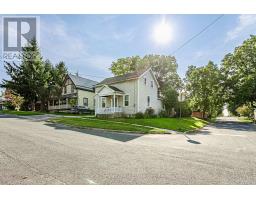 52 ONTARIO STREET N - 4