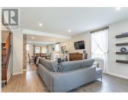 52 ONTARIO STREET N - 5