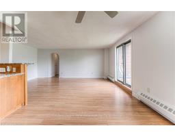 211 - 1100 COURTLAND AVENUE E - 12