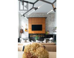 205 - 276 KING STREET W - 24