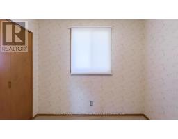 8 DUNSFORD CRESCENT - 28